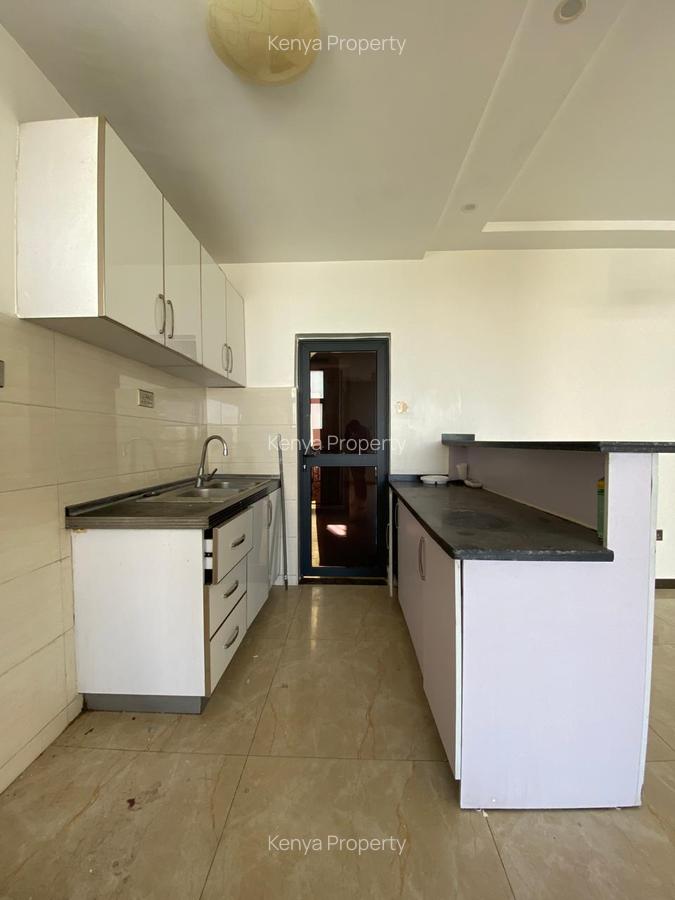 2 Bed Apartment with En Suite at Kindaruma Road - 13