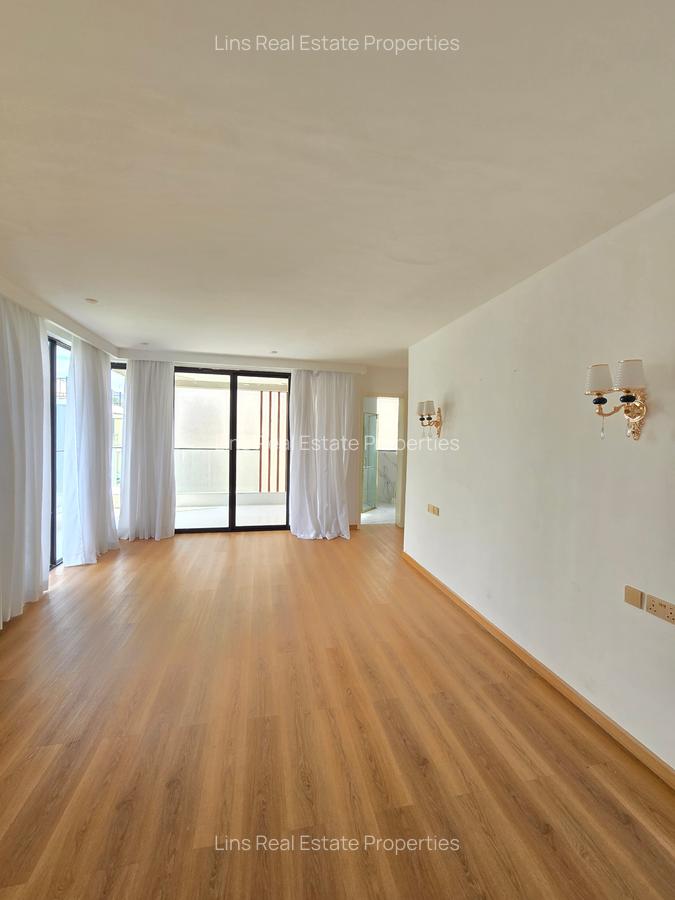 5 Bed Townhouse with En Suite in Lavington - 6