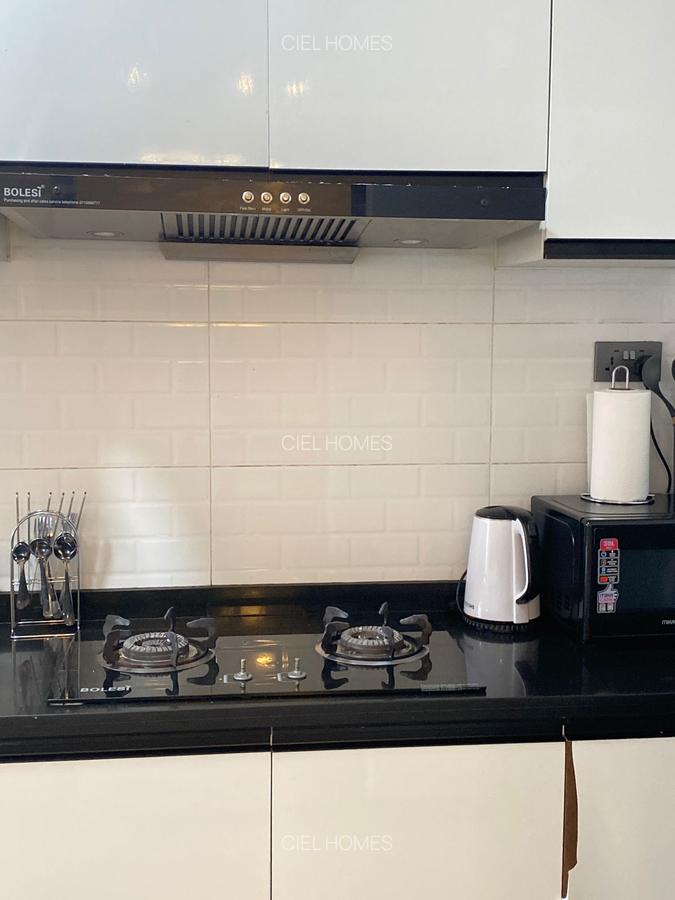 Furnished 3 Bed Apartment with En Suite at Wood Avenue - 6