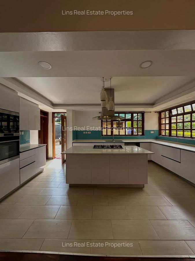 4 Bed House with En Suite in Runda - 9