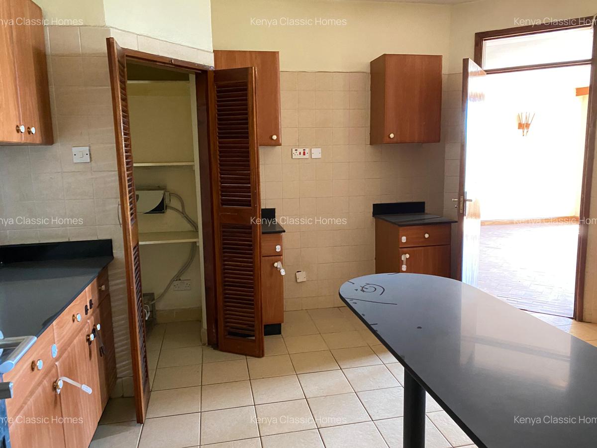 3 Bed Apartment with En Suite at Kilimani - 8