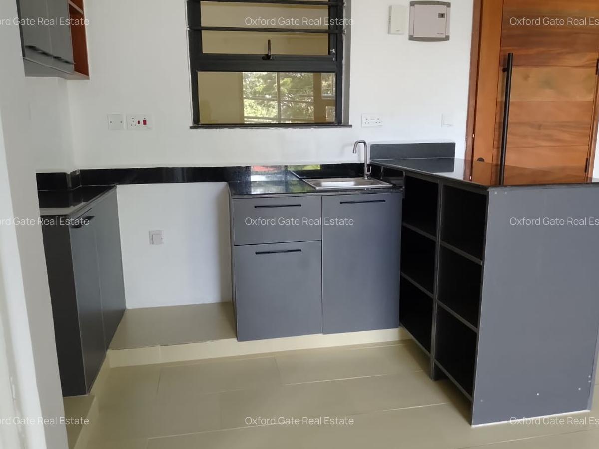 Serviced 2 Bed Apartment with En Suite at Kirawa Road - 10