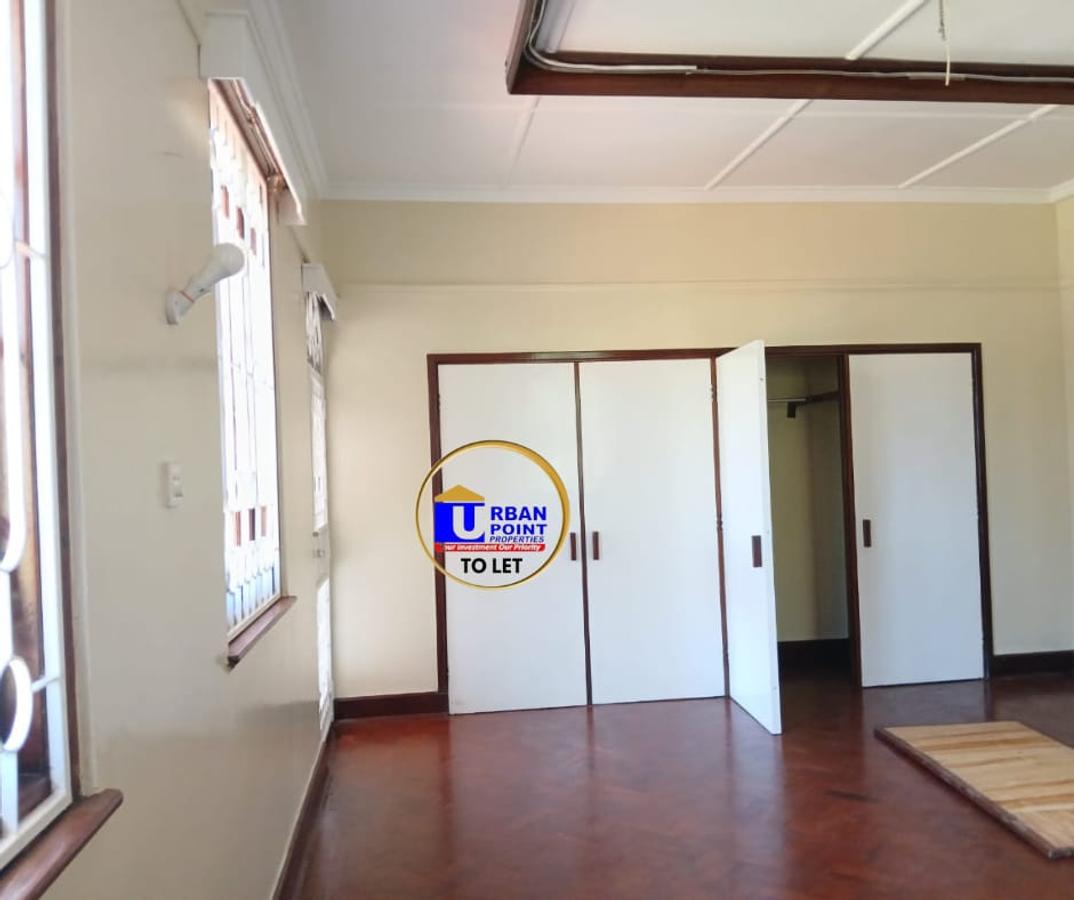 5 Bed Townhouse with En Suite in Kizingo - 12