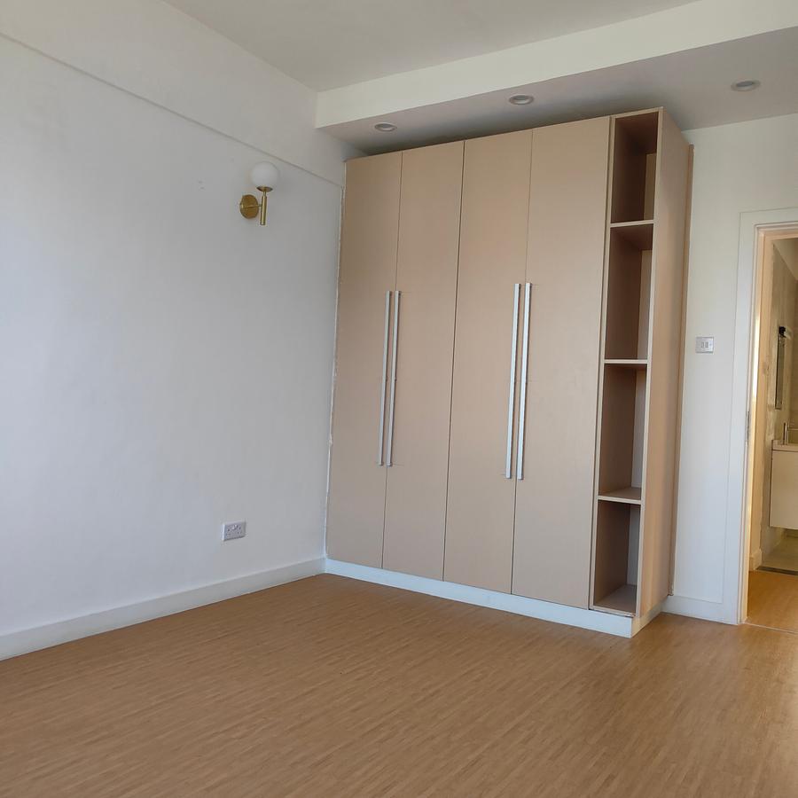 Serviced 3 Bed Apartment with En Suite at Hatheru Road - 9