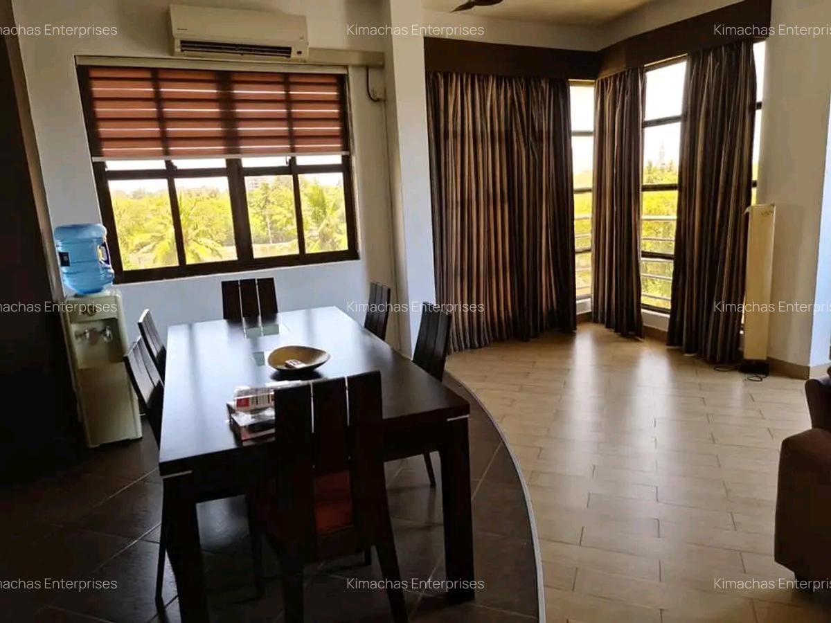 3 Bed Apartment with En Suite at Moyne Drive - 12