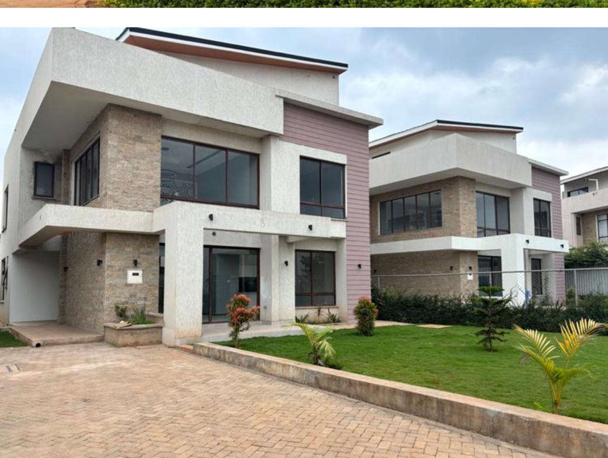 4 Bed Villa with En Suite at Runda Rd