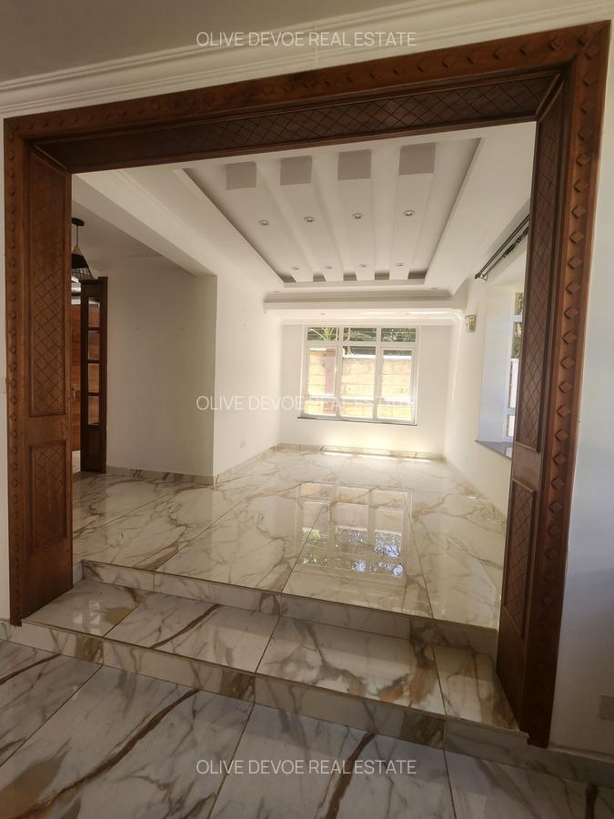5 Bed Townhouse with En Suite in Lavington - 18