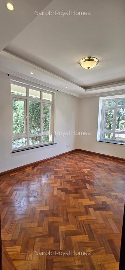 5 Bed Townhouse with En Suite at Lavington Green - 15