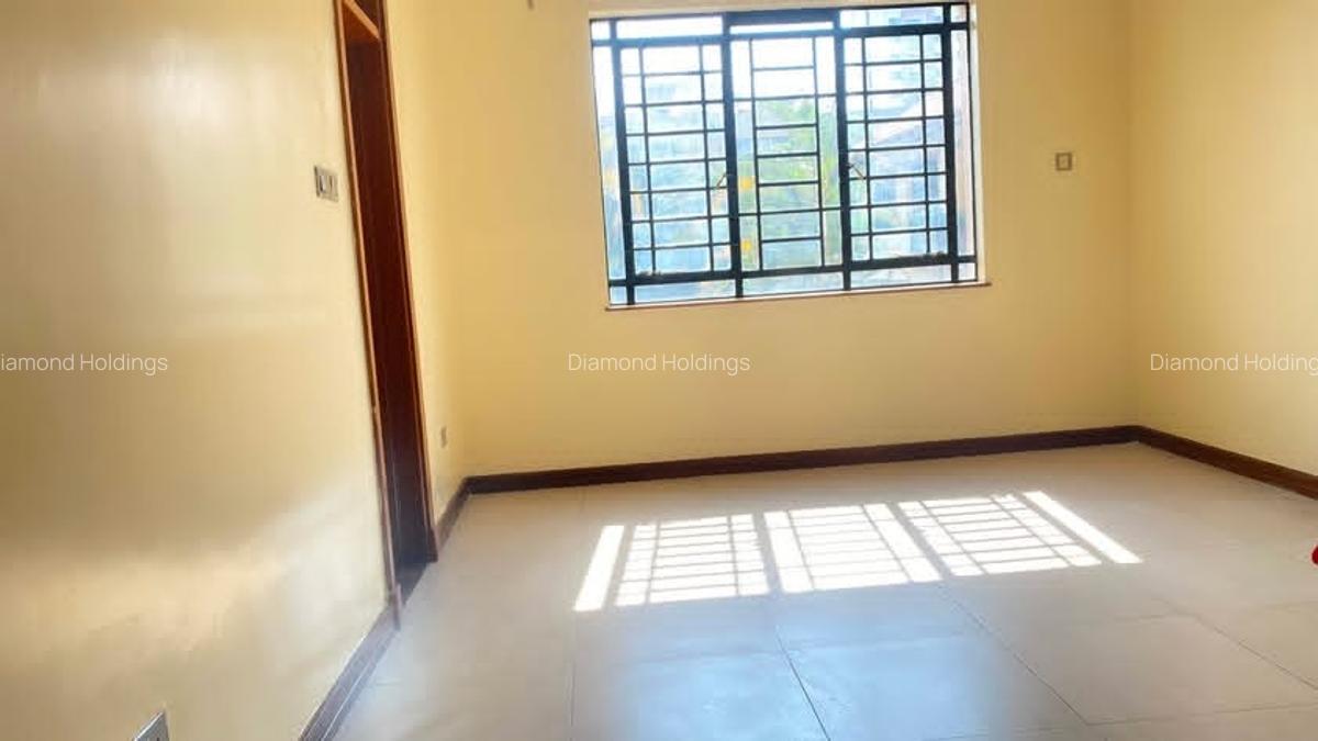 4 Bed Apartment with En Suite at Parklands - 9