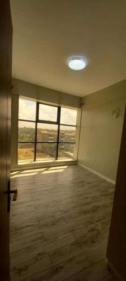 Serviced 2 Bed Apartment with En Suite at Garden Estate - 3