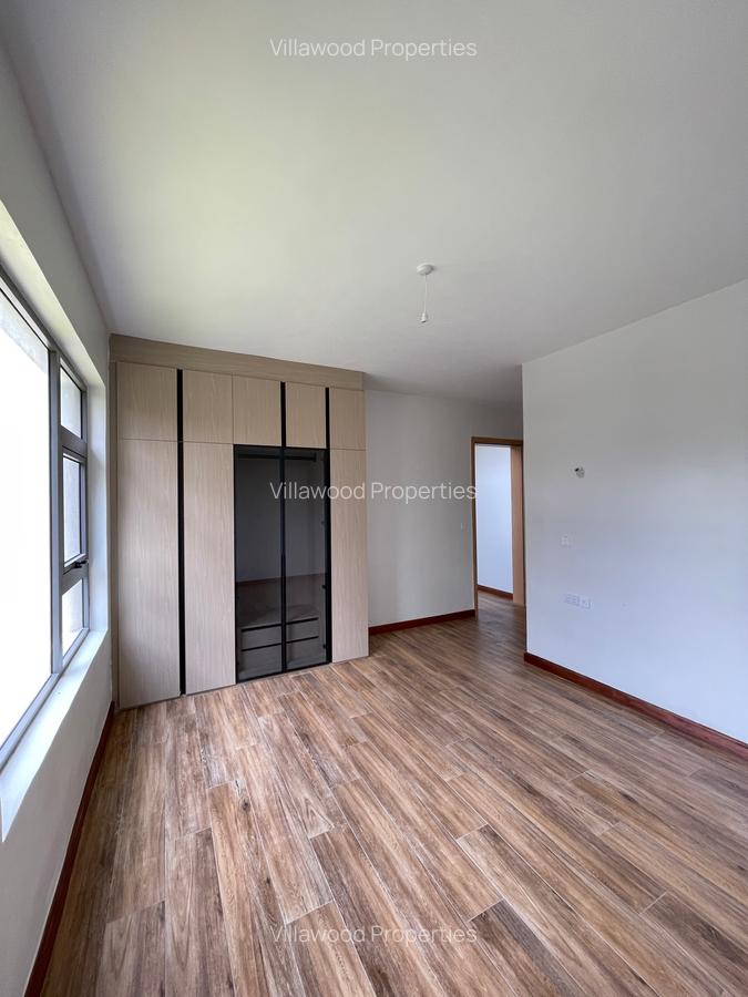 6 Bed Villa with En Suite in Lavington - 9