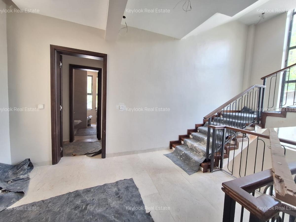 5 Bed Townhouse with En Suite at Lavington - 11