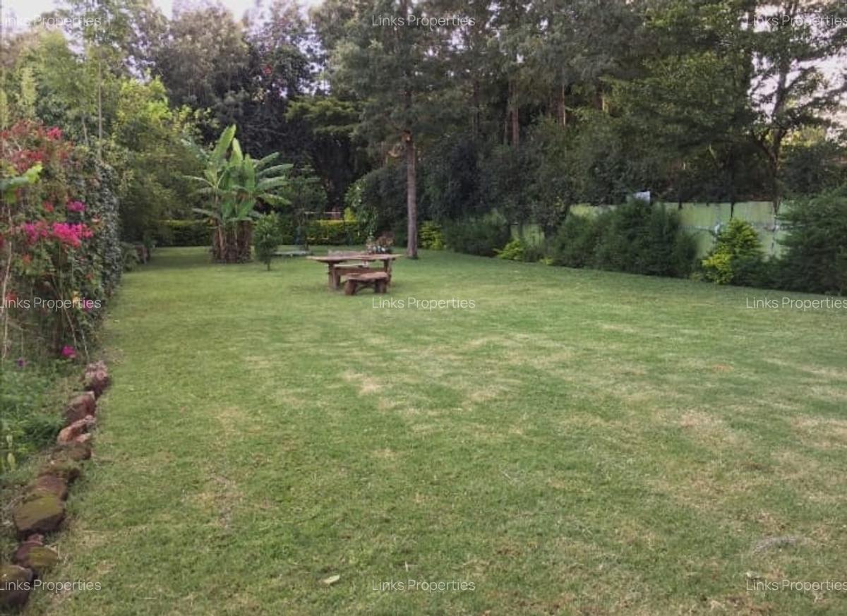 2 Bed House with En Suite at Karen Road - 11