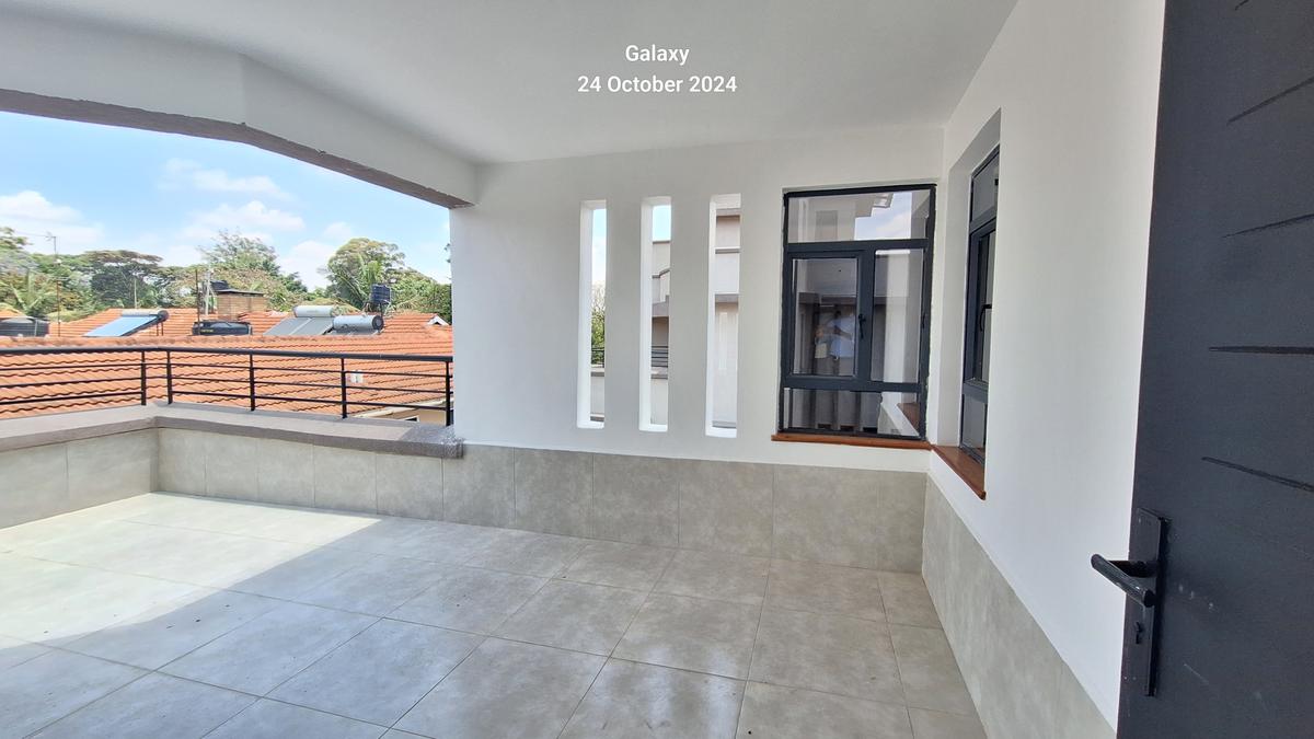 5 Bed Townhouse with En Suite at Lavington. - 8