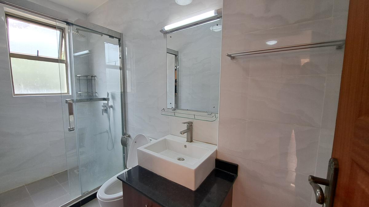 5 Bed Villa with En Suite at Chalbi Drive - 16