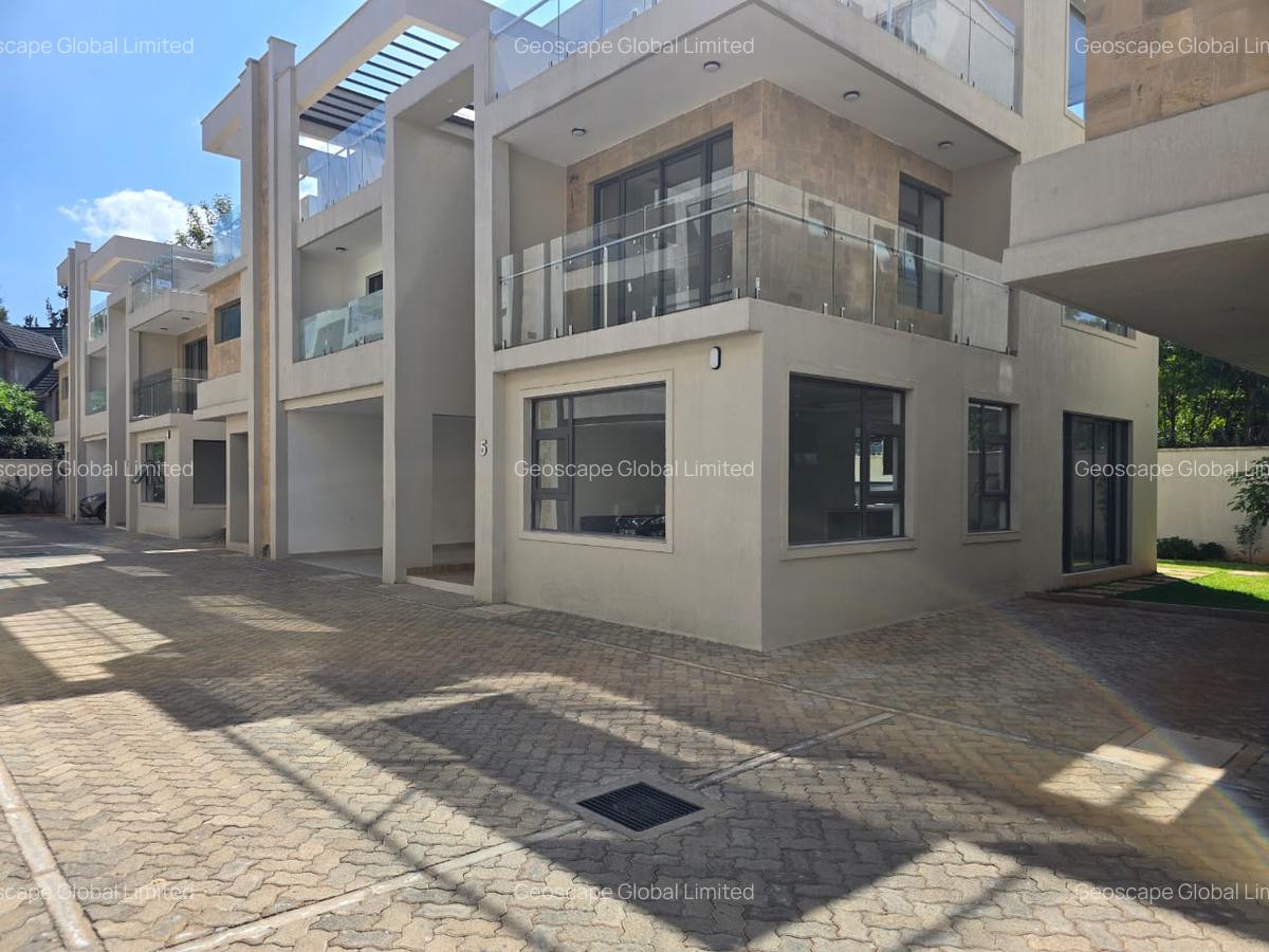 6 Bed Townhouse with En Suite in Lavington - 6