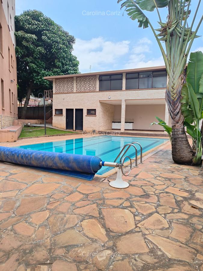 4 Bed Apartment with En Suite at Brookside Drive - 19