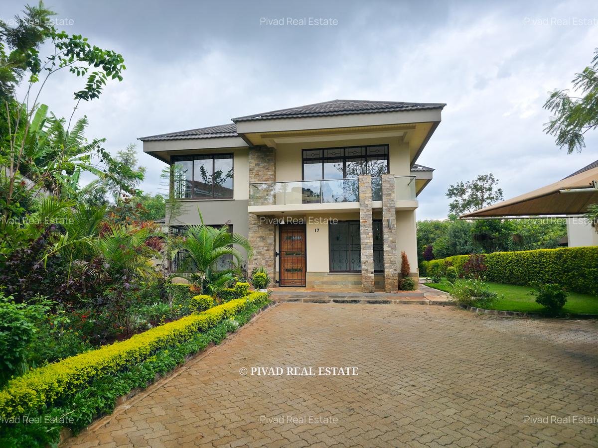 4 Bed Townhouse with Swimming Pool in Ridgeways - 1