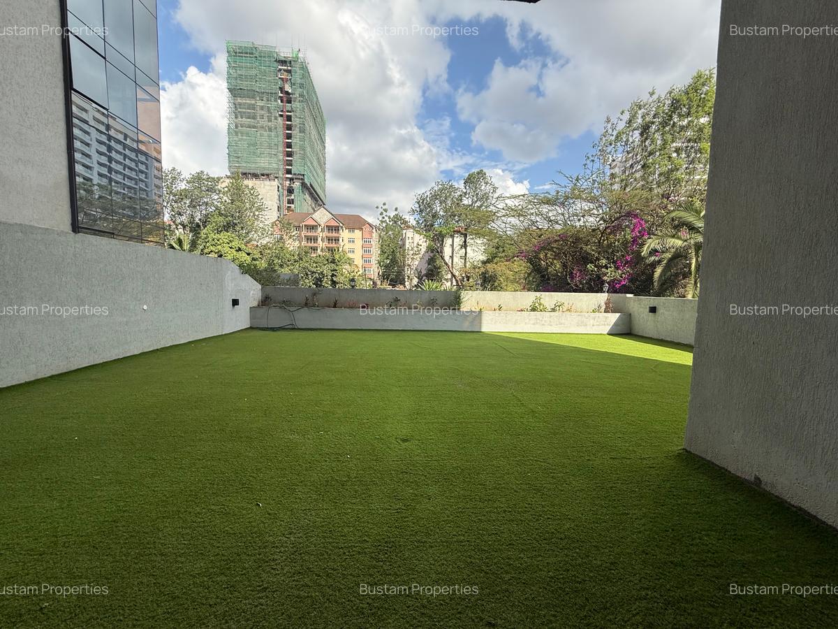 2 Bed Apartment with En Suite in Westlands Area - 11