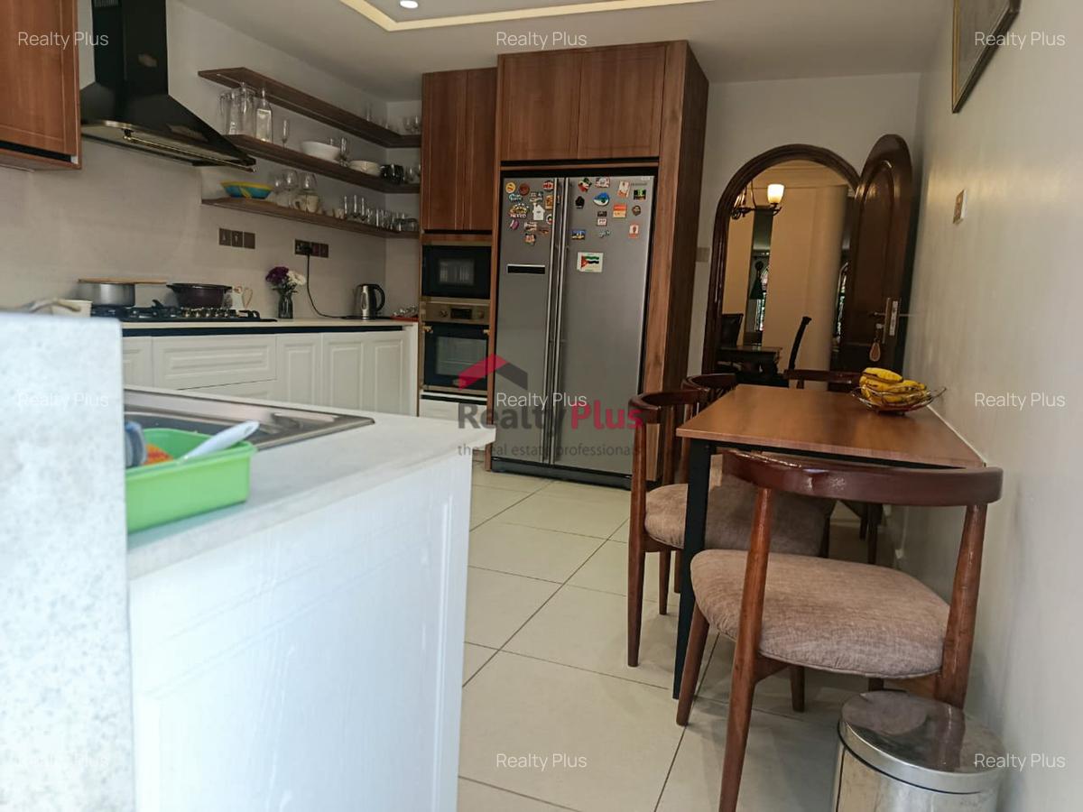 4 Bed House with En Suite in Westlands Area - 4