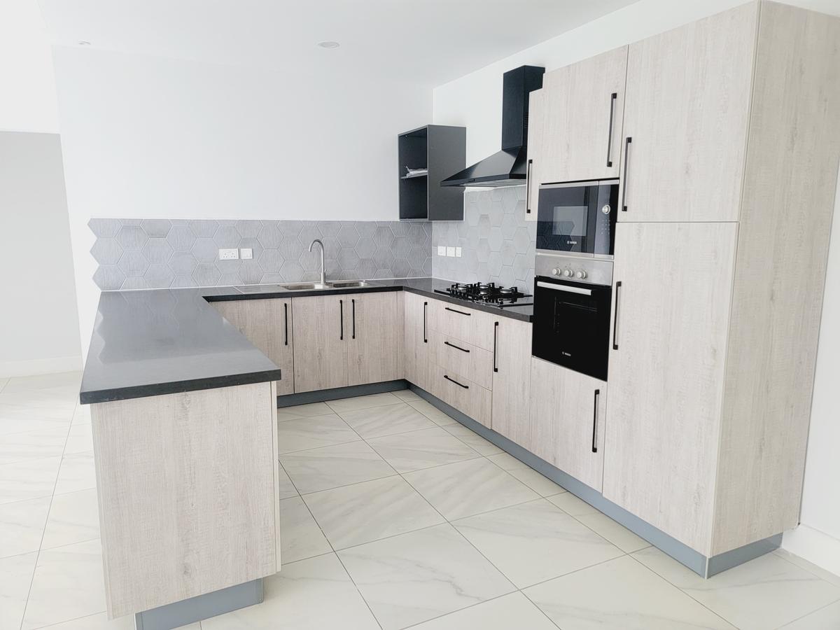 3 Bed Apartment with En Suite in Rhapta Road - 5