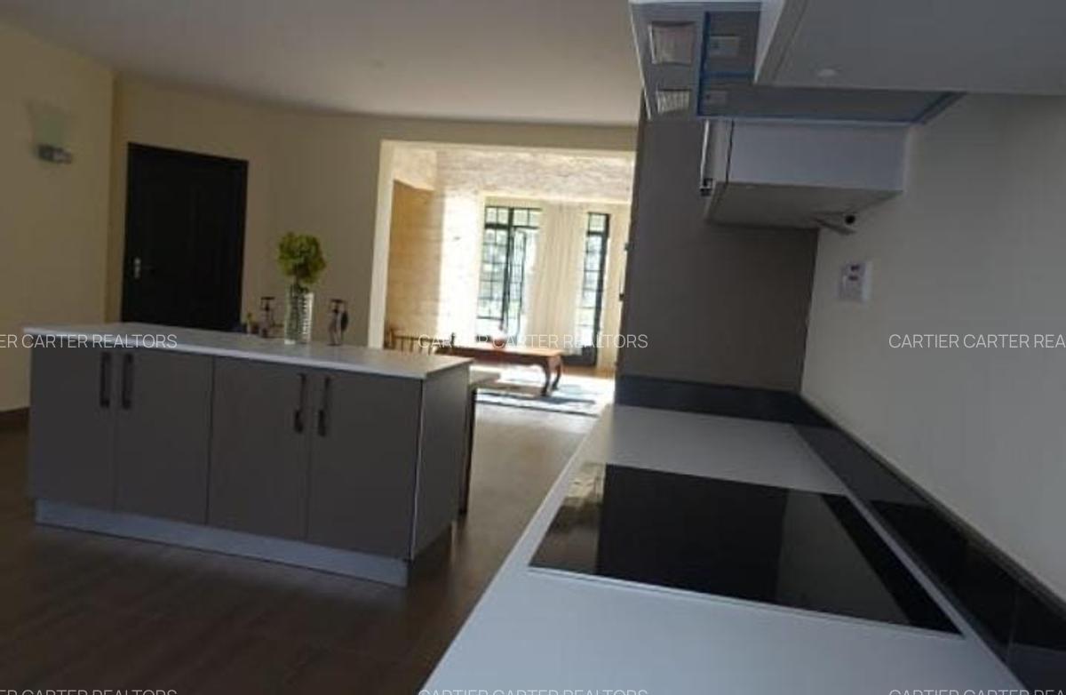 5 Bed Townhouse with En Suite in Karen - 10