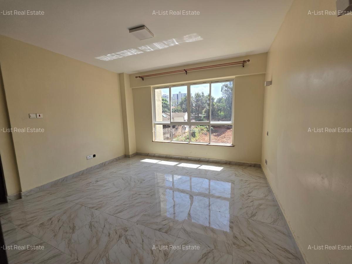 4 Bed Apartment with En Suite at 4Th Parklands - 2