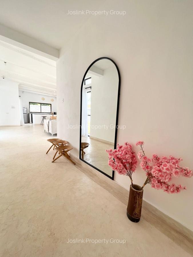 4 Bed Apartment with En Suite at Greenwood Drive - 15