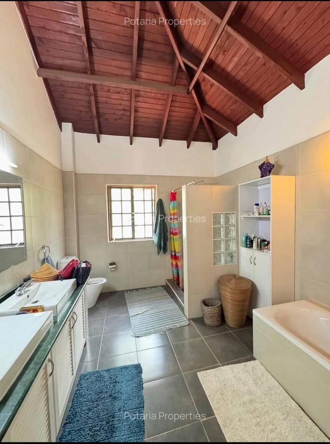 3 Bed House with En Suite in Runda - 10