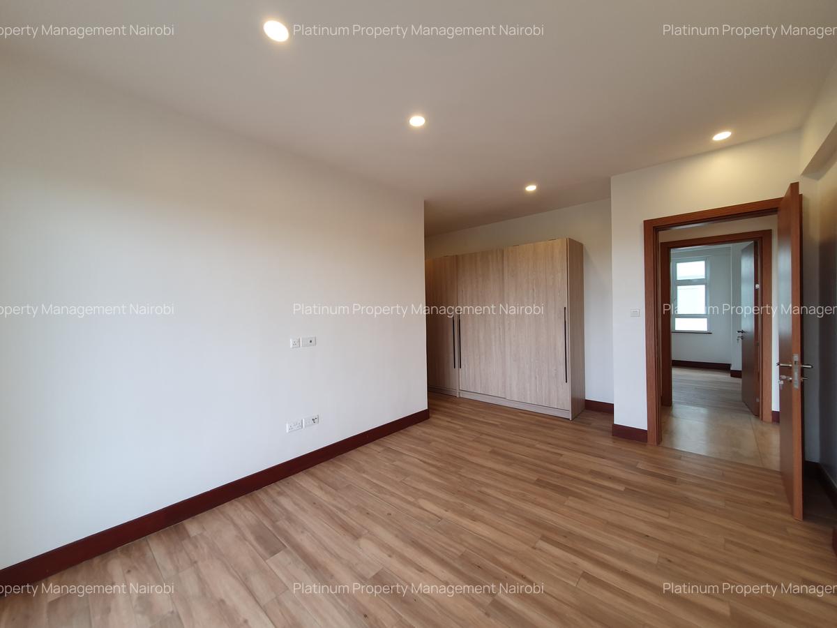 3 Bed Apartment with En Suite at City Park Drive - 10