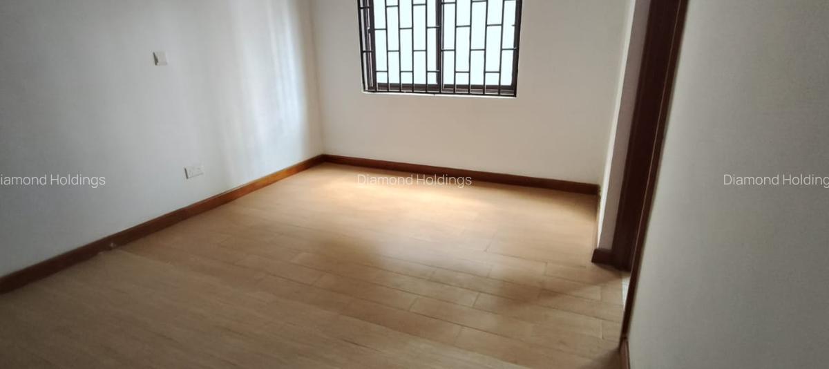 4 Bed Villa with En Suite at Parklands - 9