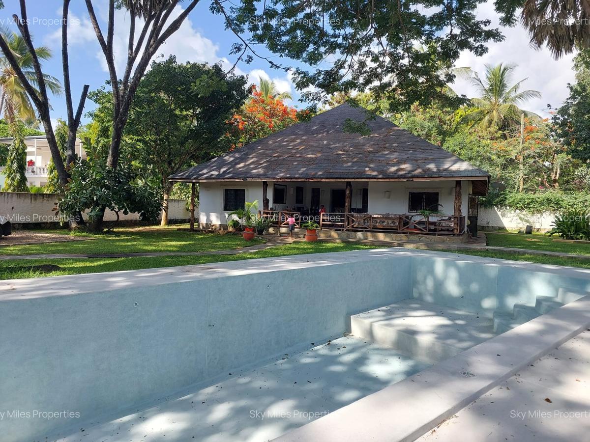 4 Bed Villa with En Suite at Malindi - 2