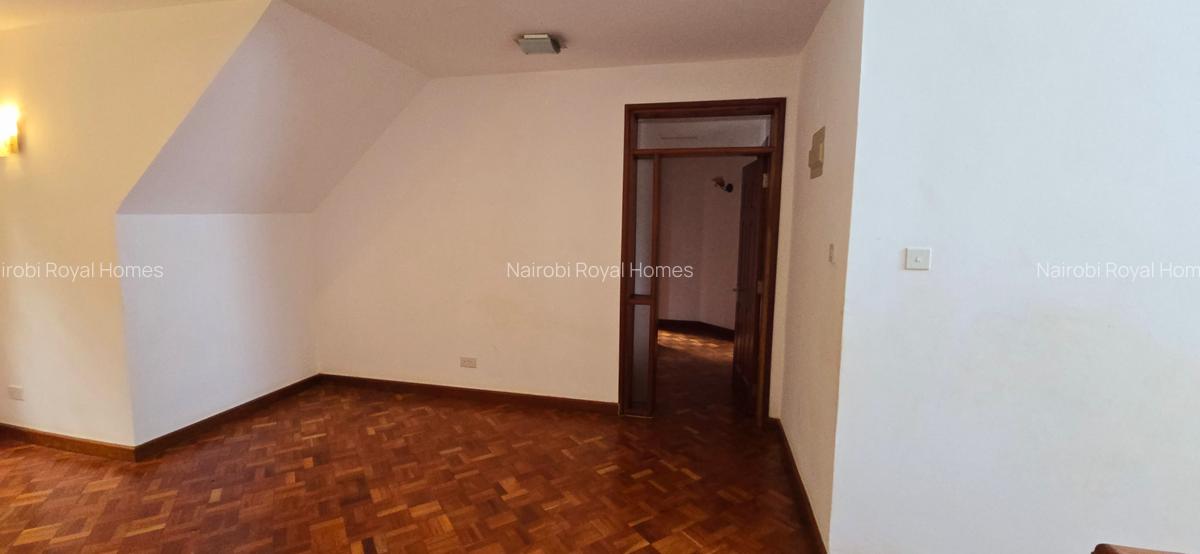 4 Bed Townhouse with En Suite at Lavington Green - 10