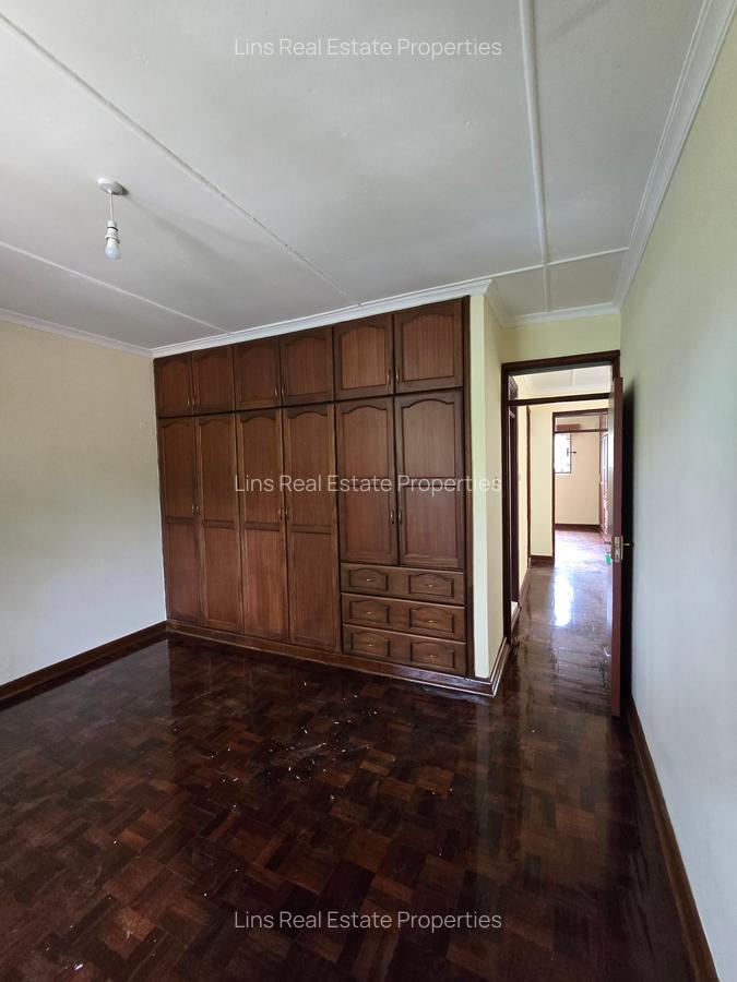 4 Bed Townhouse with En Suite in Lavington - 14