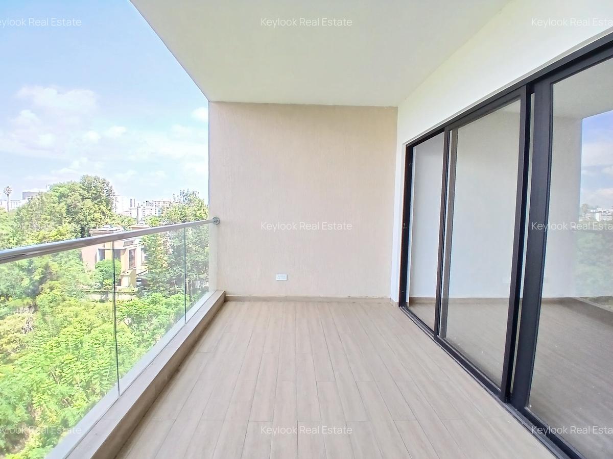 3 Bed Apartment with En Suite at Lavington - 13