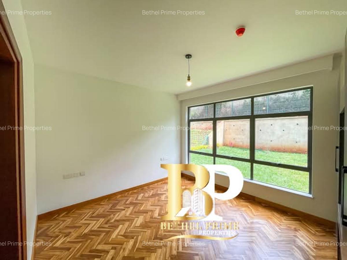 4 Bed Townhouse with En Suite in Rosslyn - 15