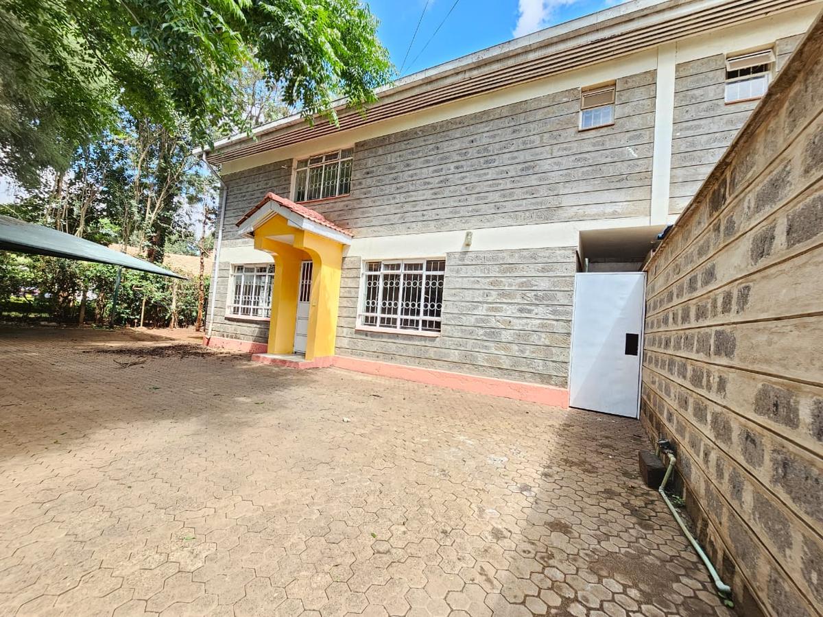 3,000 ft² Commercial Property with Service Charge Included in Lavington - 1