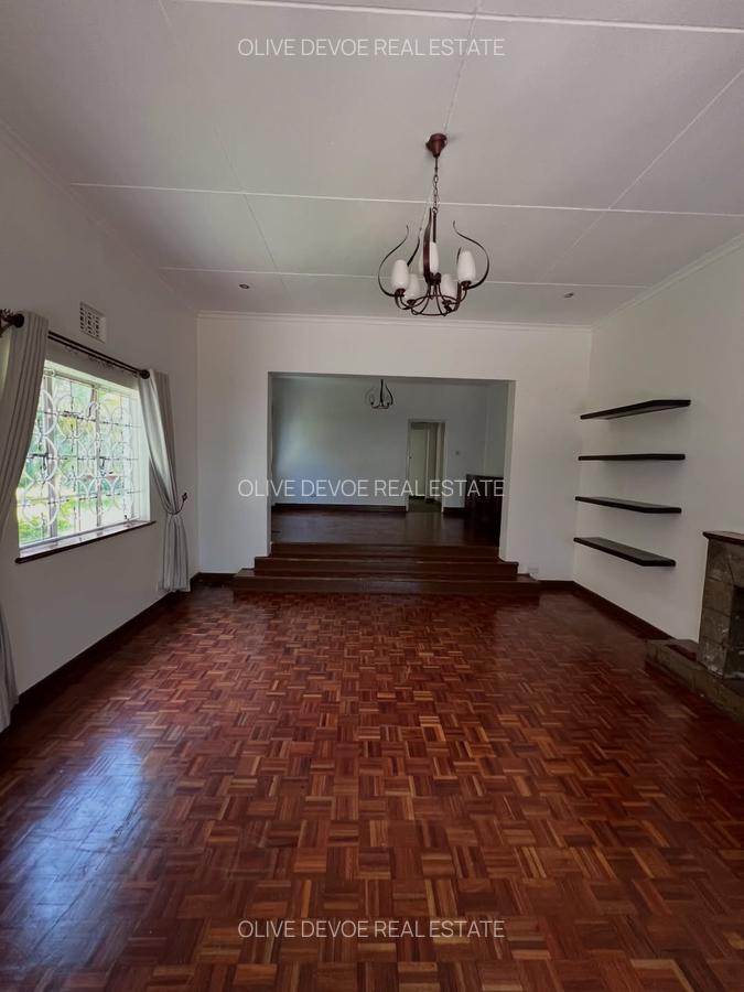 Commercial Property with Service Charge Included in Kilimani - 11