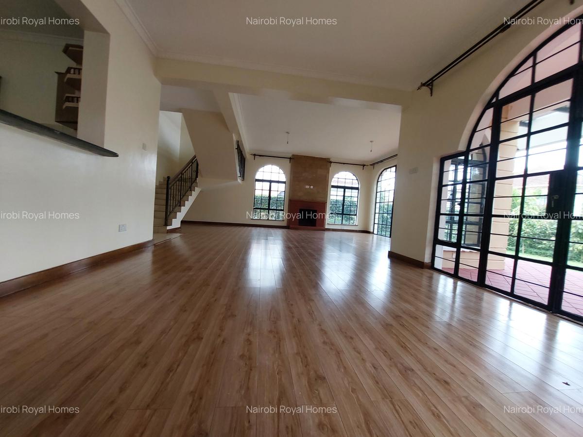 4 Bed House with En Suite at Meadows - 8