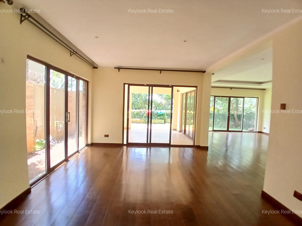 5 Bed Townhouse with En Suite at Lavington Green - 4