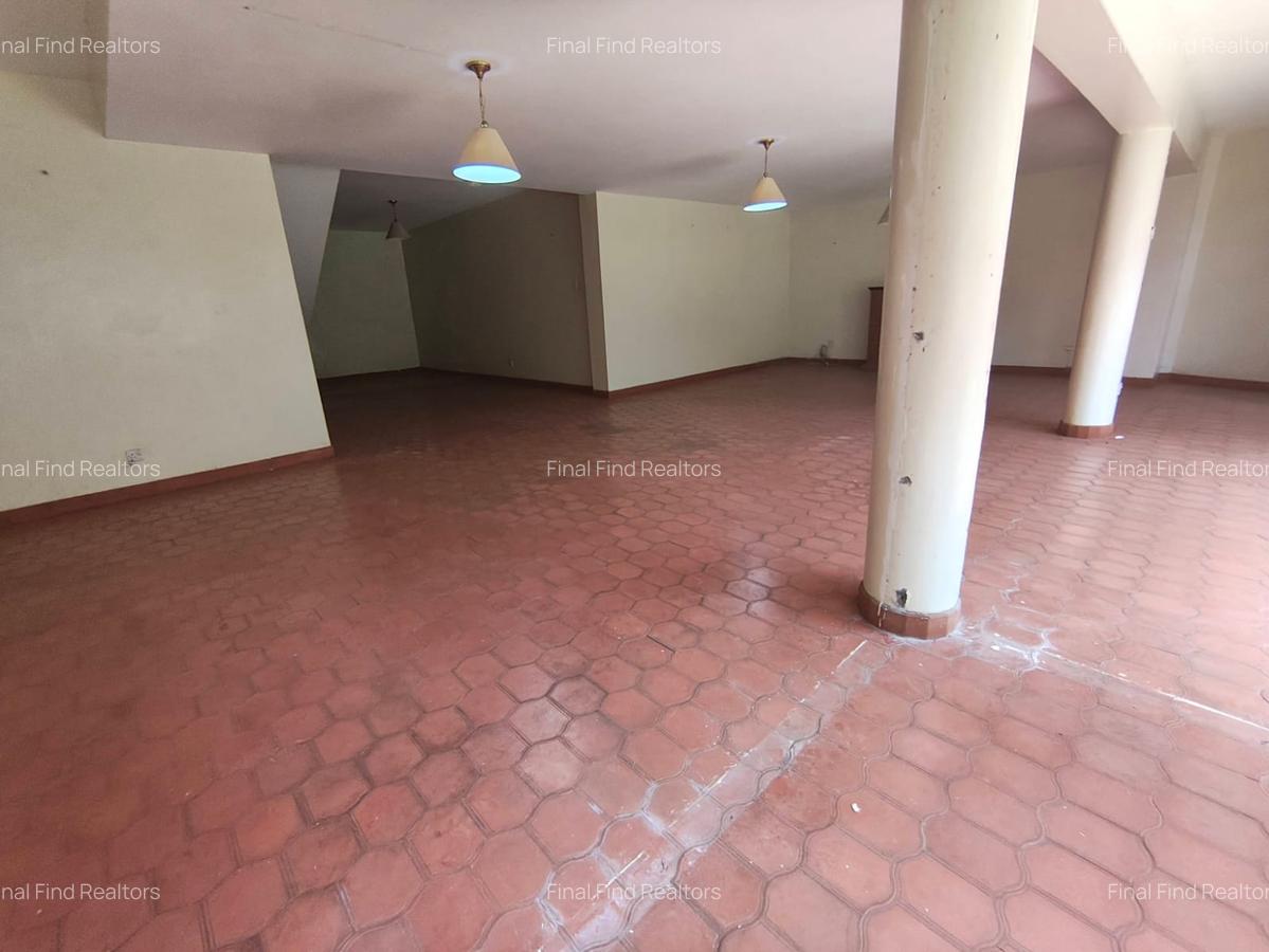 4 Bed House with Garden in Runda - 13