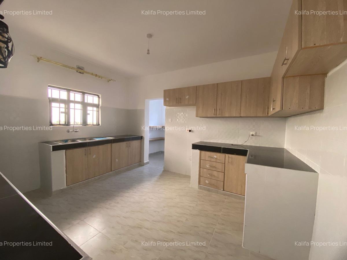 3 Bed House with En Suite in Kitengela - 4