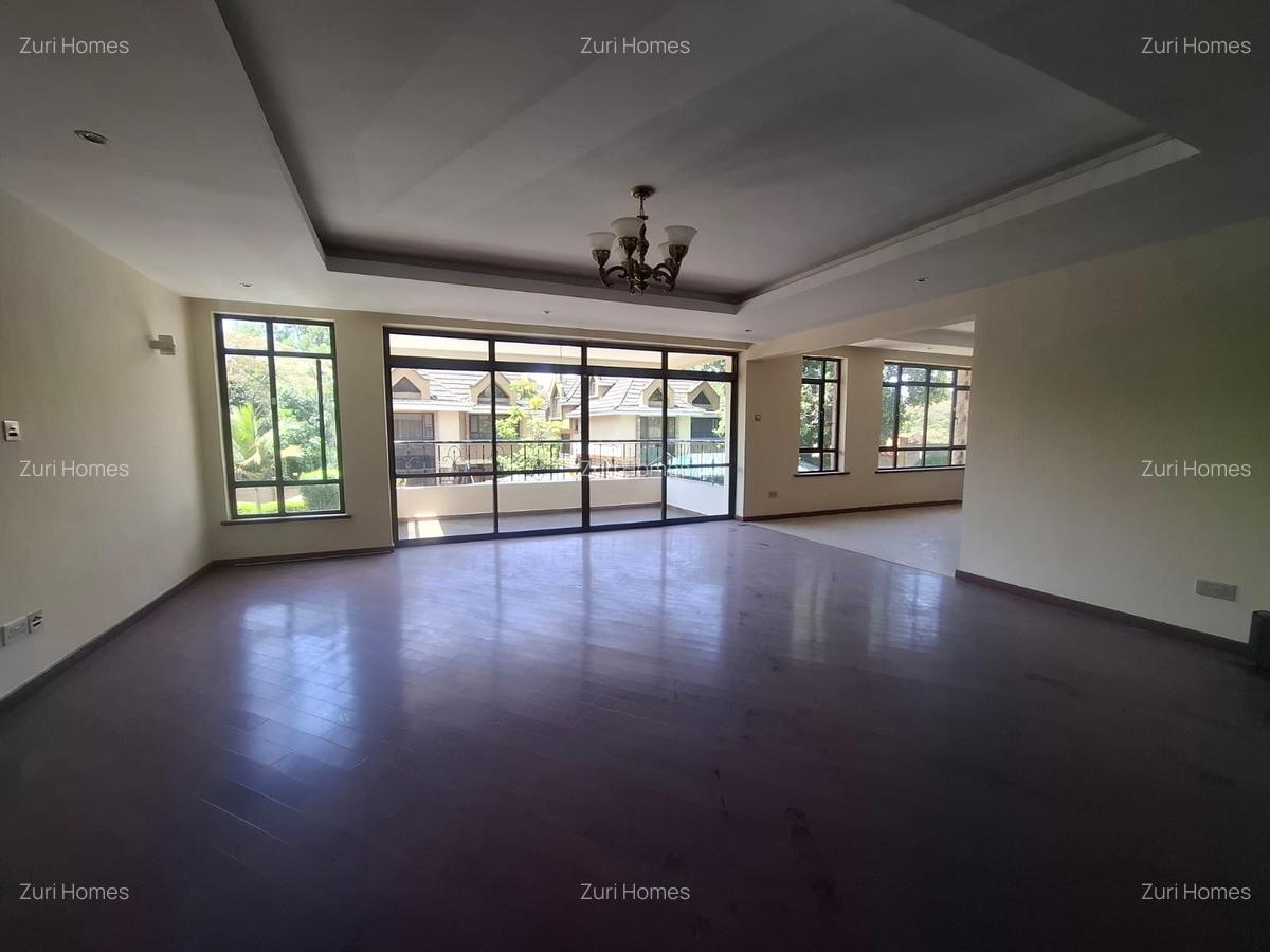 5 Bed Townhouse with En Suite in Lavington - 6