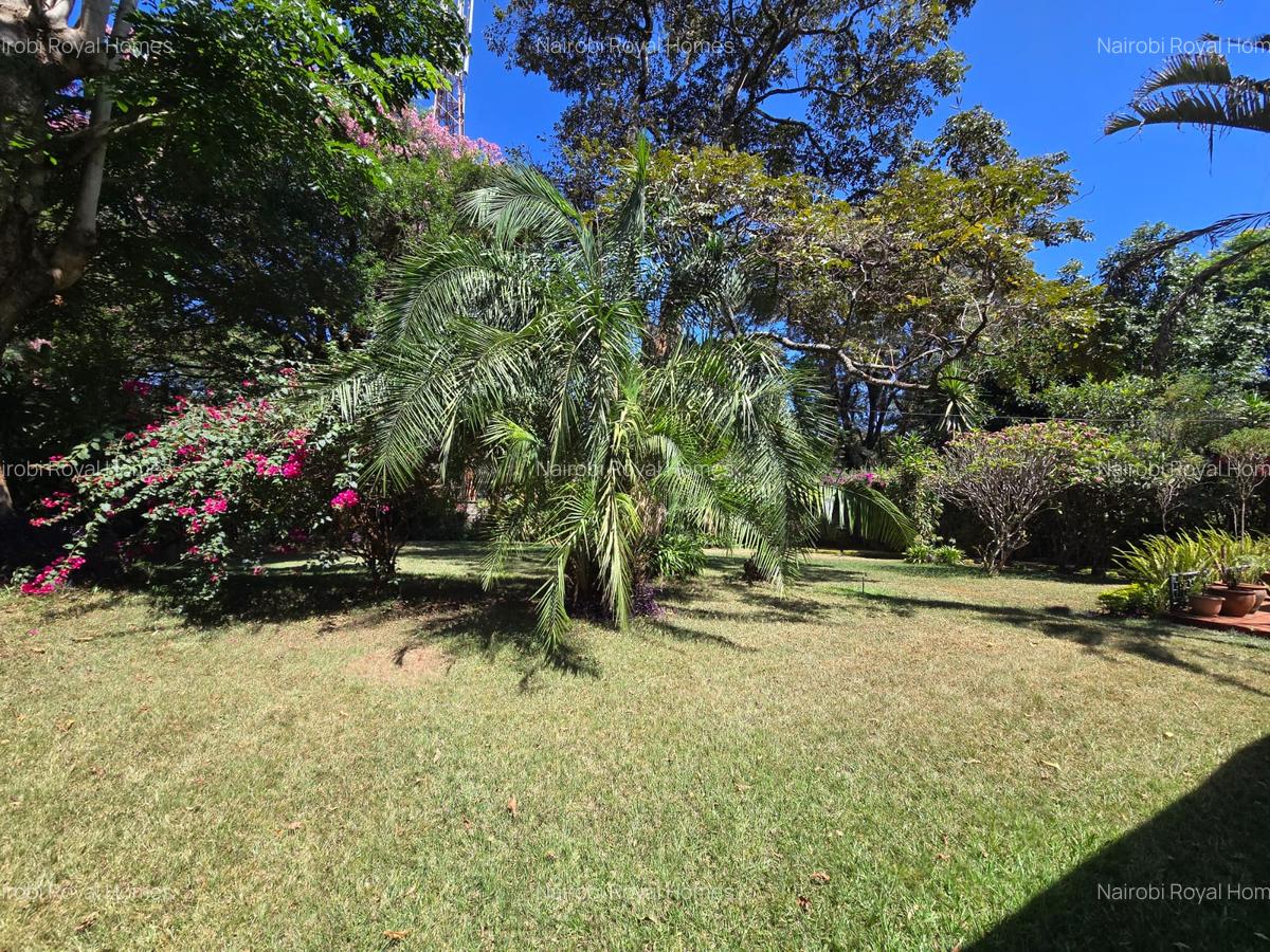 3 Bed House with En Suite at Lavington Green - 2