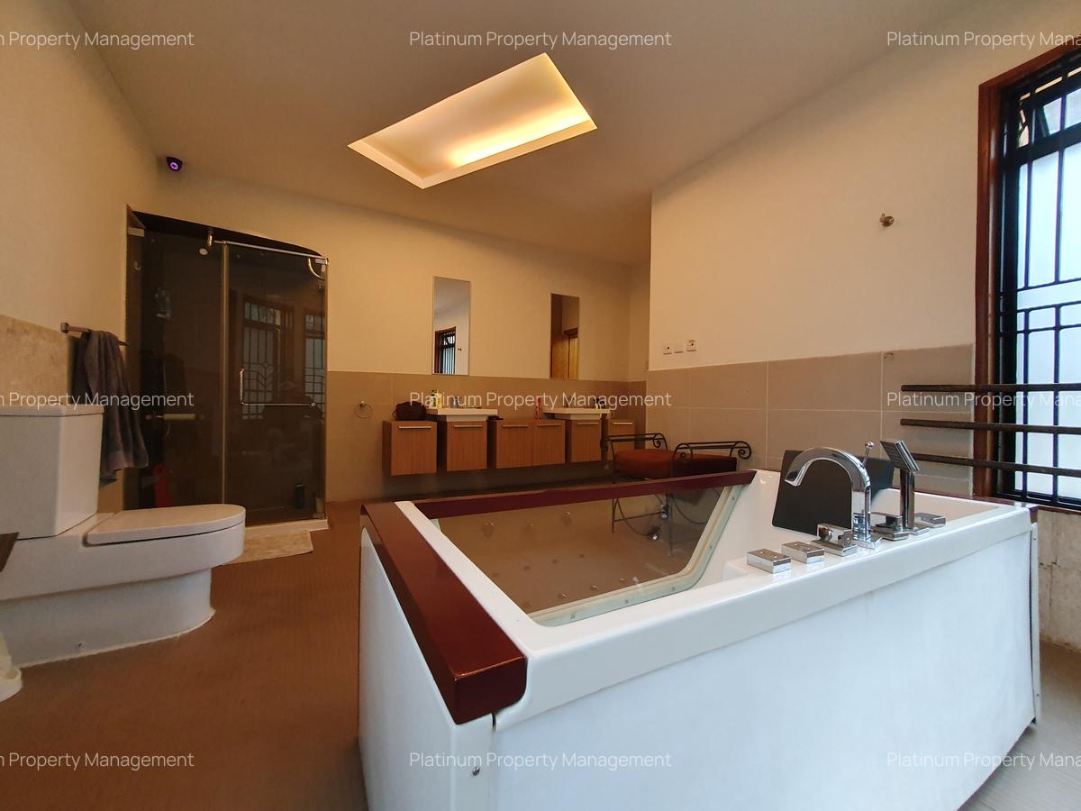 5 Bed Villa with En Suite in Kyuna - 17