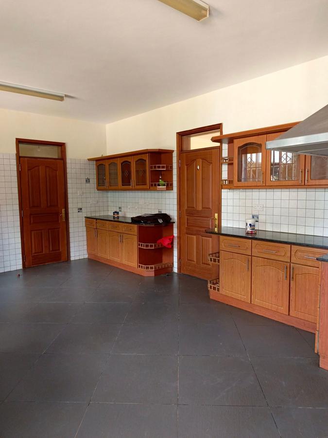 5 Bed House with Staff Quarters in Nyari - 9