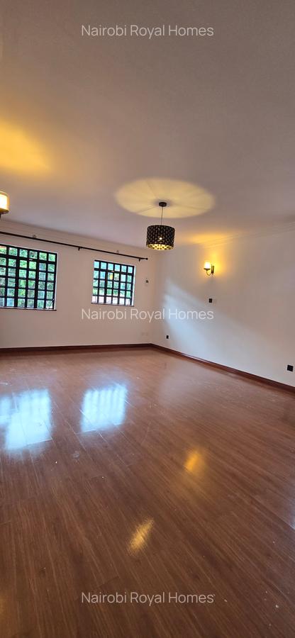 5 Bed Townhouse with En Suite at Lavington Green - 19