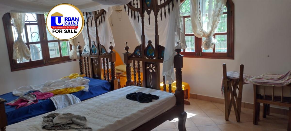 3 Bed Villa with En Suite in Watamu - 2