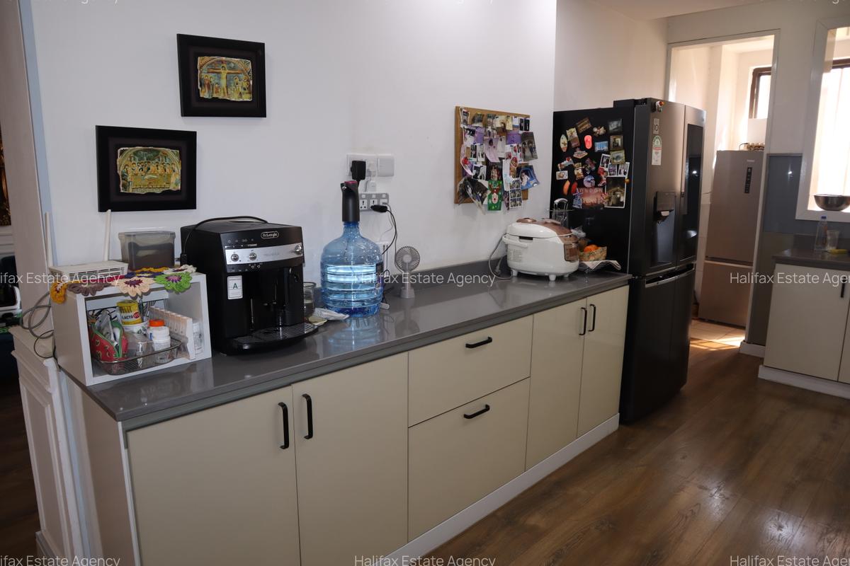 3 Bed Apartment with En Suite in South C - 8