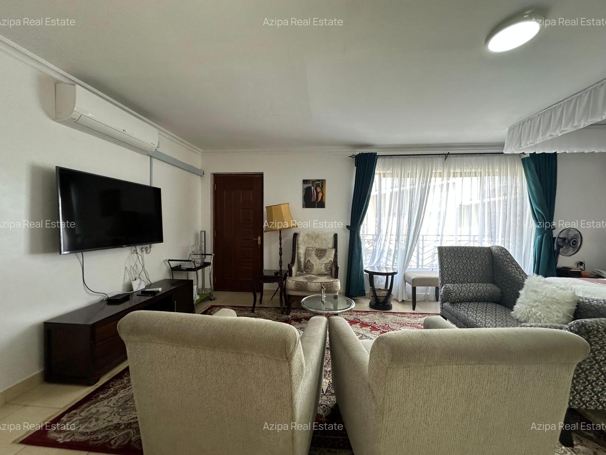 5 Bed Townhouse with En Suite at Muthama Access Road - 10